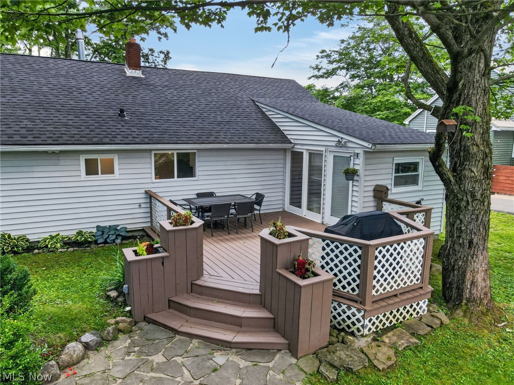 13772 Carlton Street Burton OH 44021