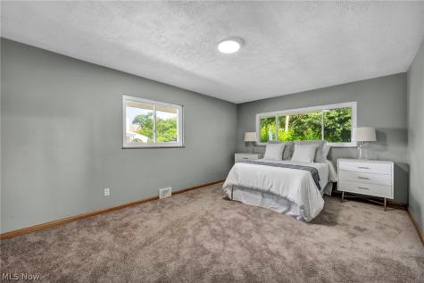 10910 Edgepark Drive Garfield Heights OH 44125