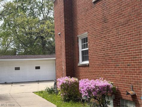 2304 Glendon Road University Heights OH 44118