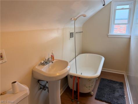 2304 Glendon Road University Heights OH 44118