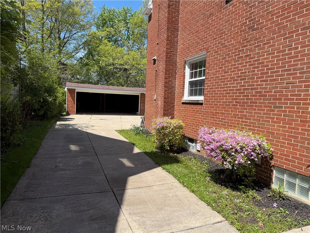 2304 Glendon Road University Heights OH 44118