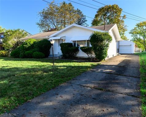 189 Owosso Avenue Akron OH 44333