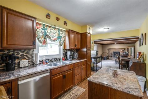 740 Thelma Drive Wadsworth OH 44281
