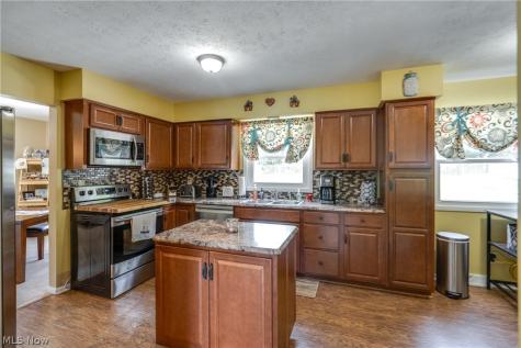 740 Thelma Drive Wadsworth OH 44281