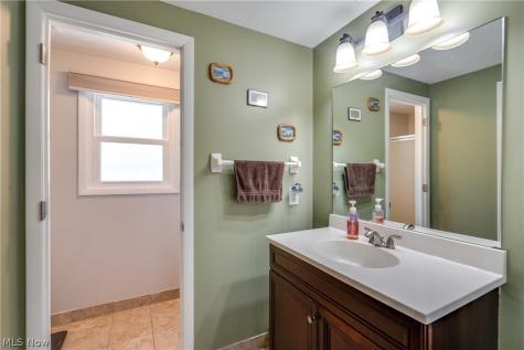 740 Thelma Drive Wadsworth OH 44281