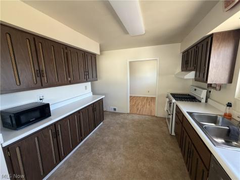 16124 Holland Road Brook Park OH 44142