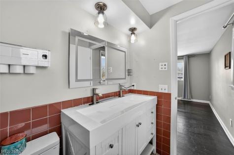 1905 Camberly Drive Lyndhurst OH 44124