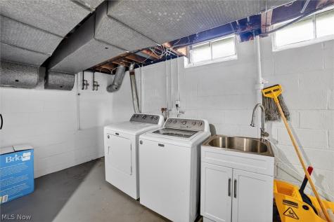1905 Camberly Drive Lyndhurst OH 44124