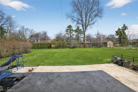 1905 Camberly Drive Lyndhurst OH 44124