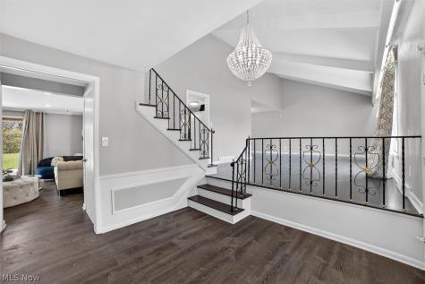 1905 Camberly Drive Lyndhurst OH 44124
