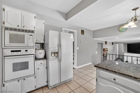 1905 Camberly Drive Lyndhurst OH 44124