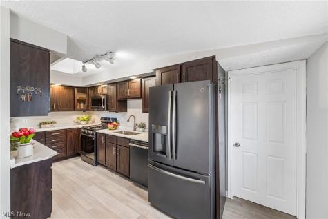 6269 Sylvia Court Brook Park OH 44142