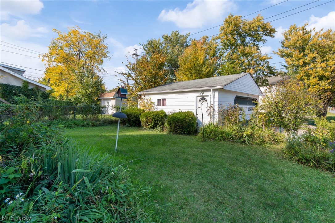 13513 Maplerow Avenue Garfield Heights OH 44105