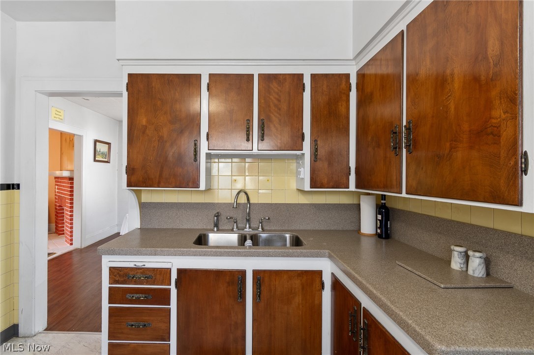 13513 Maplerow Avenue Garfield Heights OH 44105