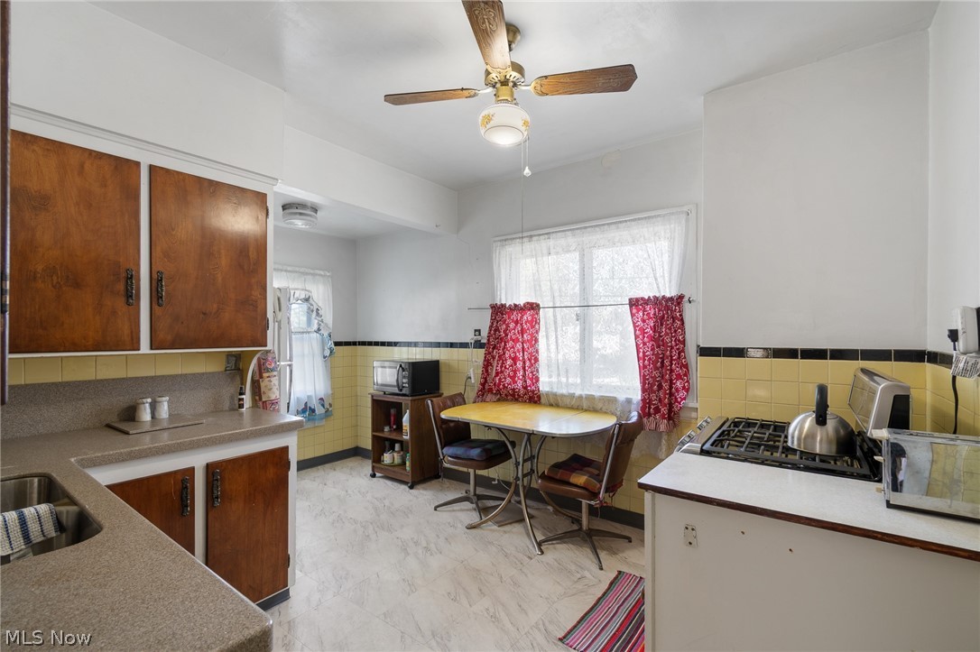 13513 Maplerow Avenue Garfield Heights OH 44105