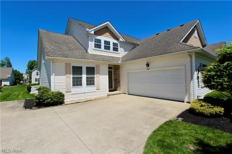 27242 Emerald Oval S Olmsted Twp OH 44138