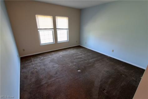 27242 Emerald Oval S Olmsted Twp OH 44138