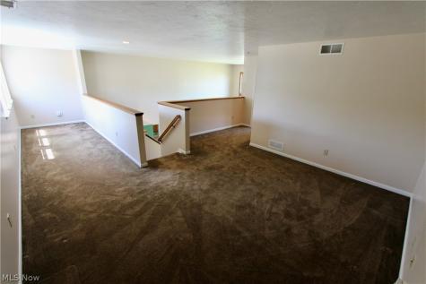 27242 Emerald Oval S Olmsted Twp OH 44138