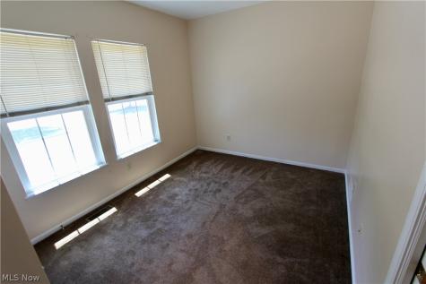 27242 Emerald Oval S Olmsted Twp OH 44138