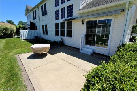 27242 Emerald Oval S Olmsted Twp OH 44138