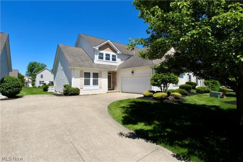 27242 Emerald Oval S Olmsted Twp OH 44138