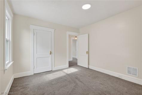4402 Riverside Avenue Cleveland OH 44102