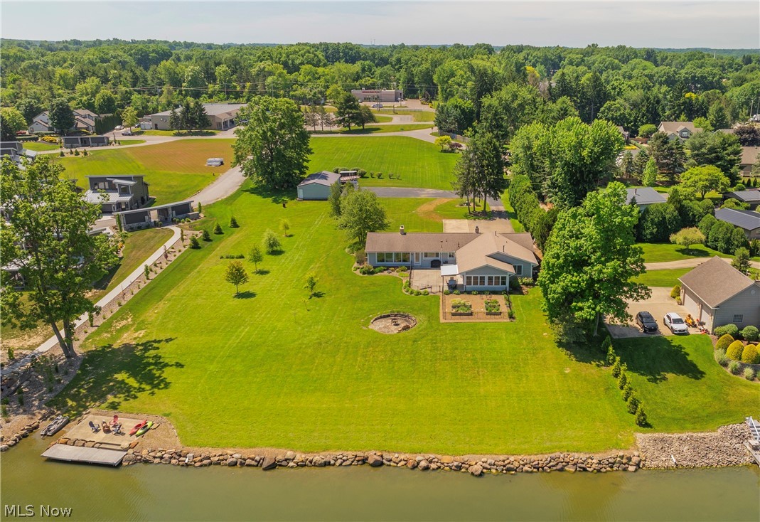 294 S Bayshore Drive Columbiana OH 44408