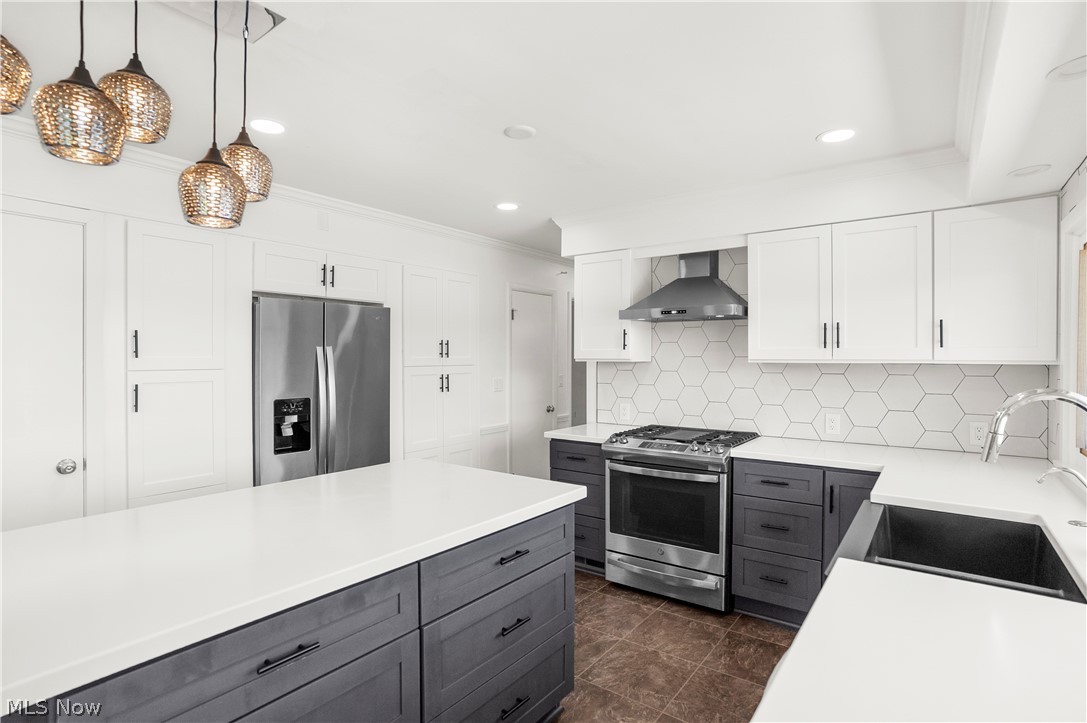 294 S Bayshore Drive Columbiana OH 44408