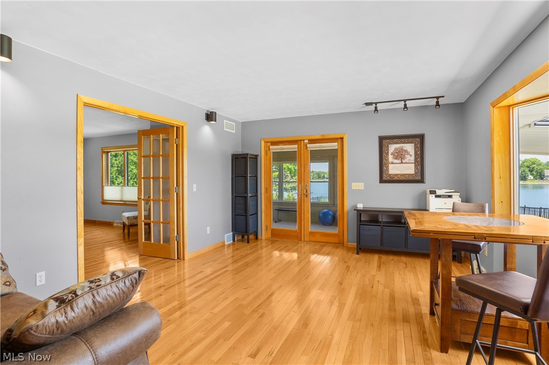 294 S Bayshore Drive Columbiana OH 44408