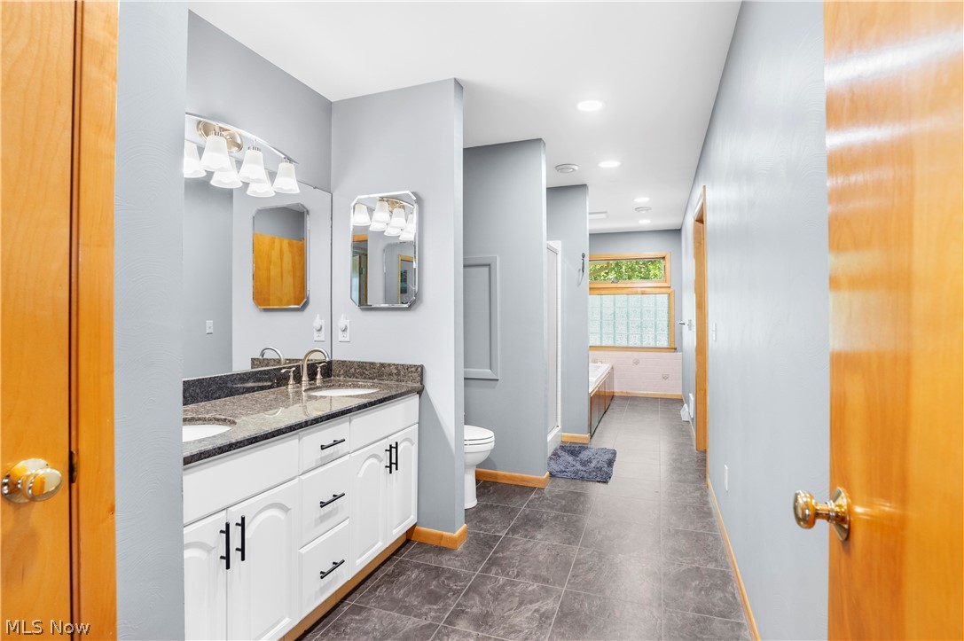 294 S Bayshore Drive Columbiana OH 44408