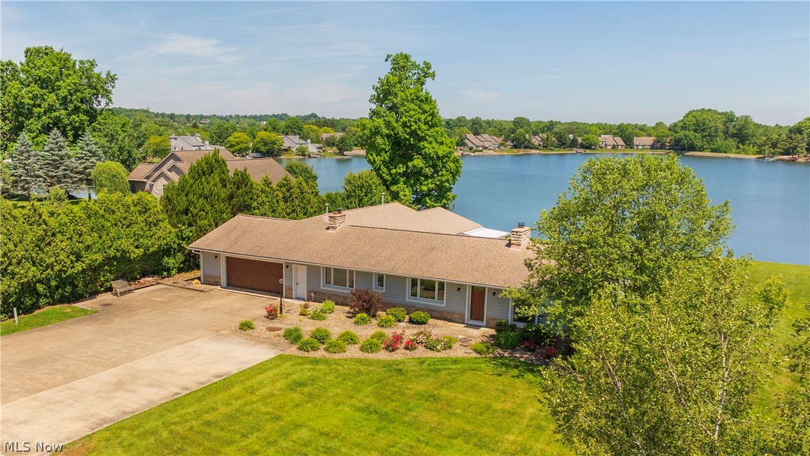 294 S Bayshore Drive Columbiana OH 44408