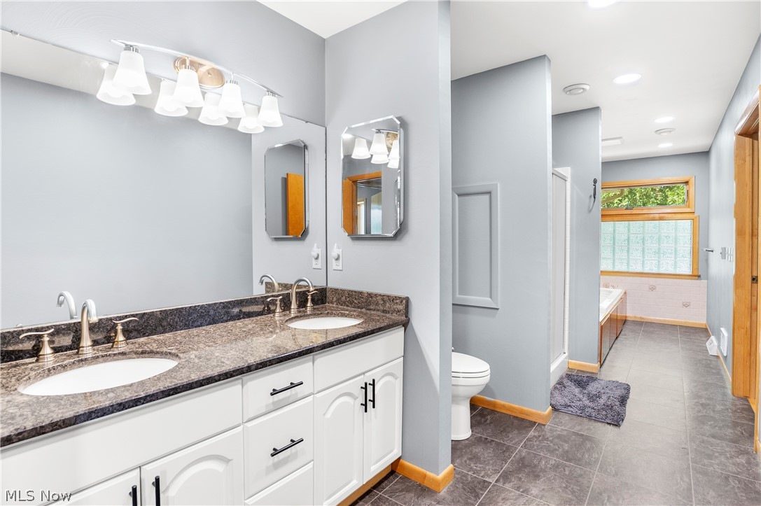 294 S Bayshore Drive Columbiana OH 44408