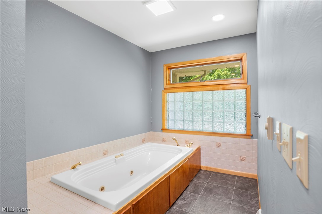 294 S Bayshore Drive Columbiana OH 44408