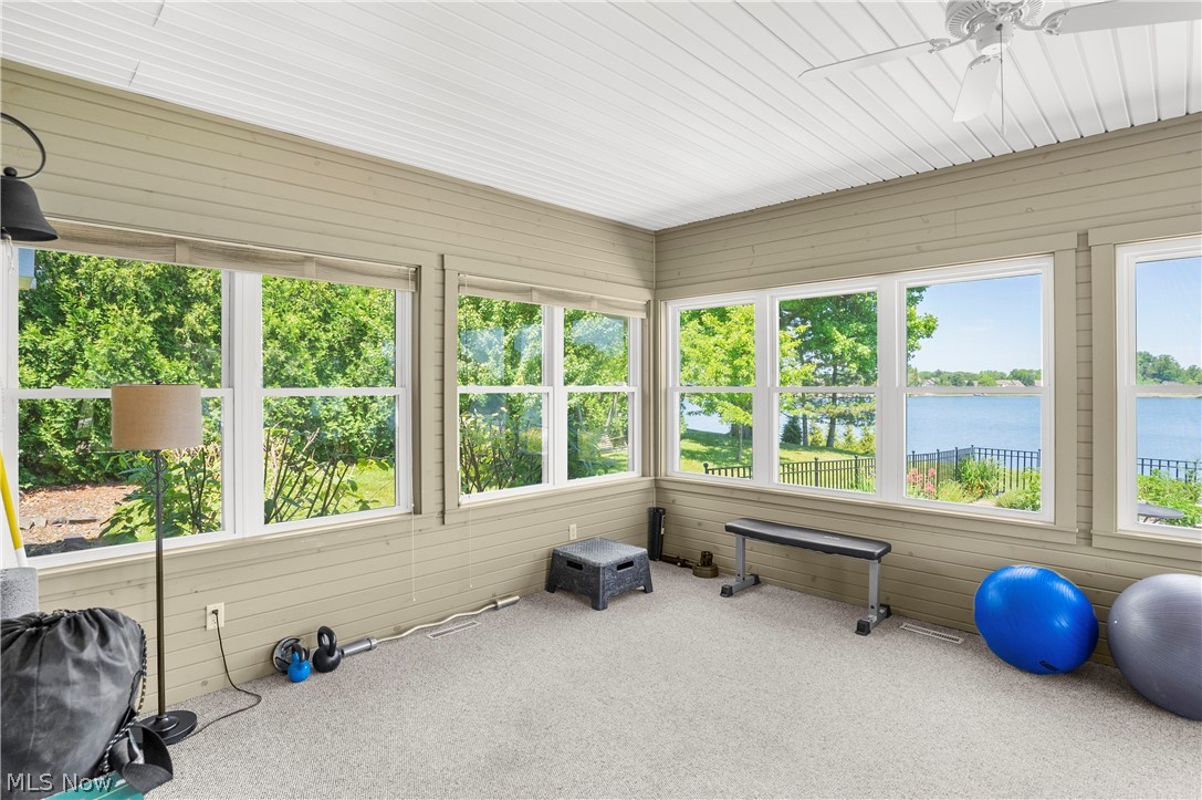 294 S Bayshore Drive Columbiana OH 44408