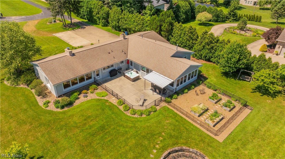 294 S Bayshore Drive Columbiana OH 44408