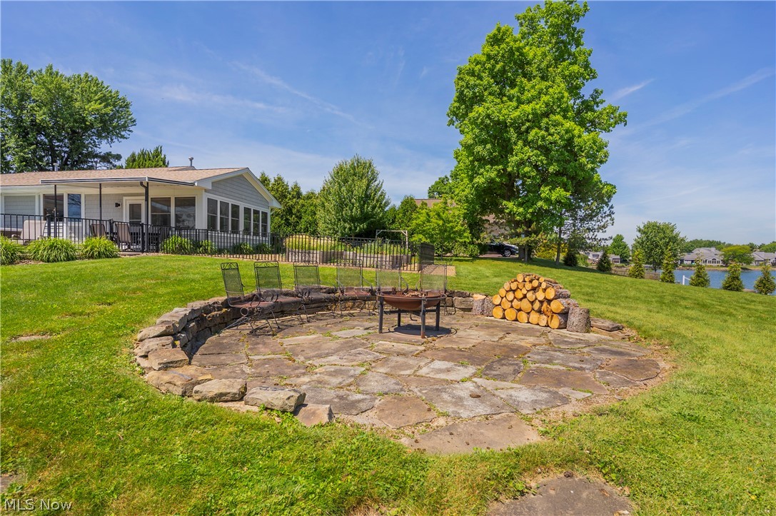 294 S Bayshore Drive Columbiana OH 44408