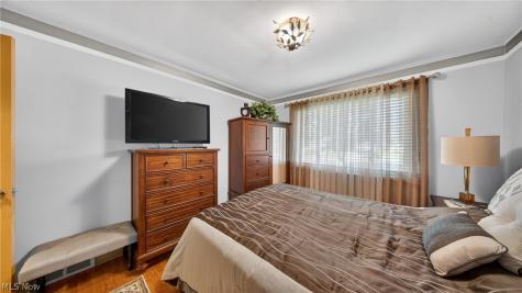6649 Maplehurst Road North Olmsted OH 44070