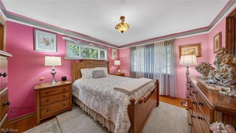 6649 Maplehurst Road North Olmsted OH 44070