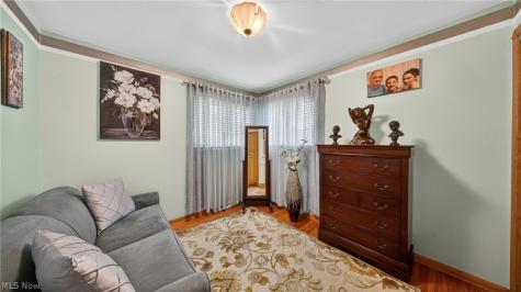 6649 Maplehurst Road North Olmsted OH 44070