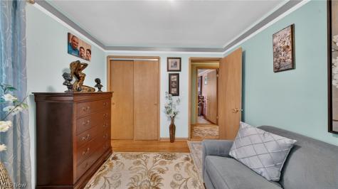 6649 Maplehurst Road North Olmsted OH 44070