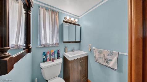 6649 Maplehurst Road North Olmsted OH 44070