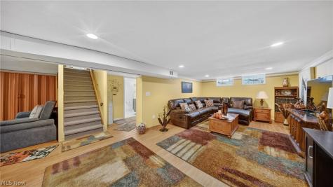 6649 Maplehurst Road North Olmsted OH 44070