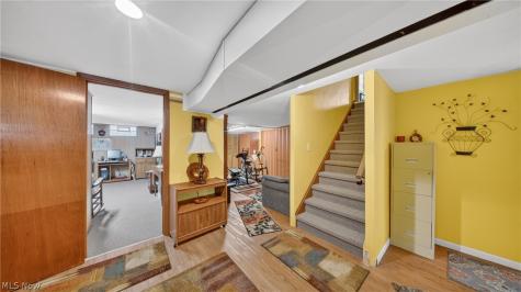 6649 Maplehurst Road North Olmsted OH 44070