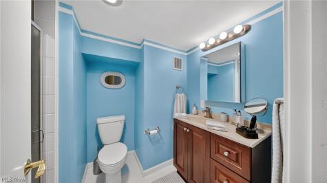 6649 Maplehurst Road North Olmsted OH 44070