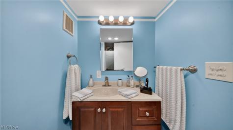 6649 Maplehurst Road North Olmsted OH 44070