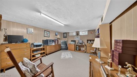 6649 Maplehurst Road North Olmsted OH 44070
