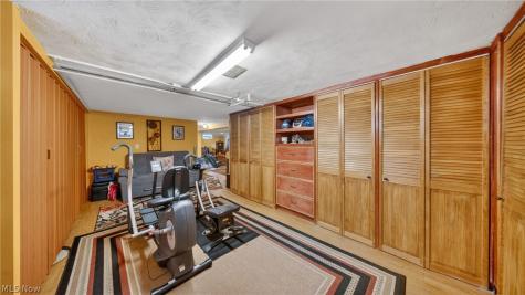 6649 Maplehurst Road North Olmsted OH 44070