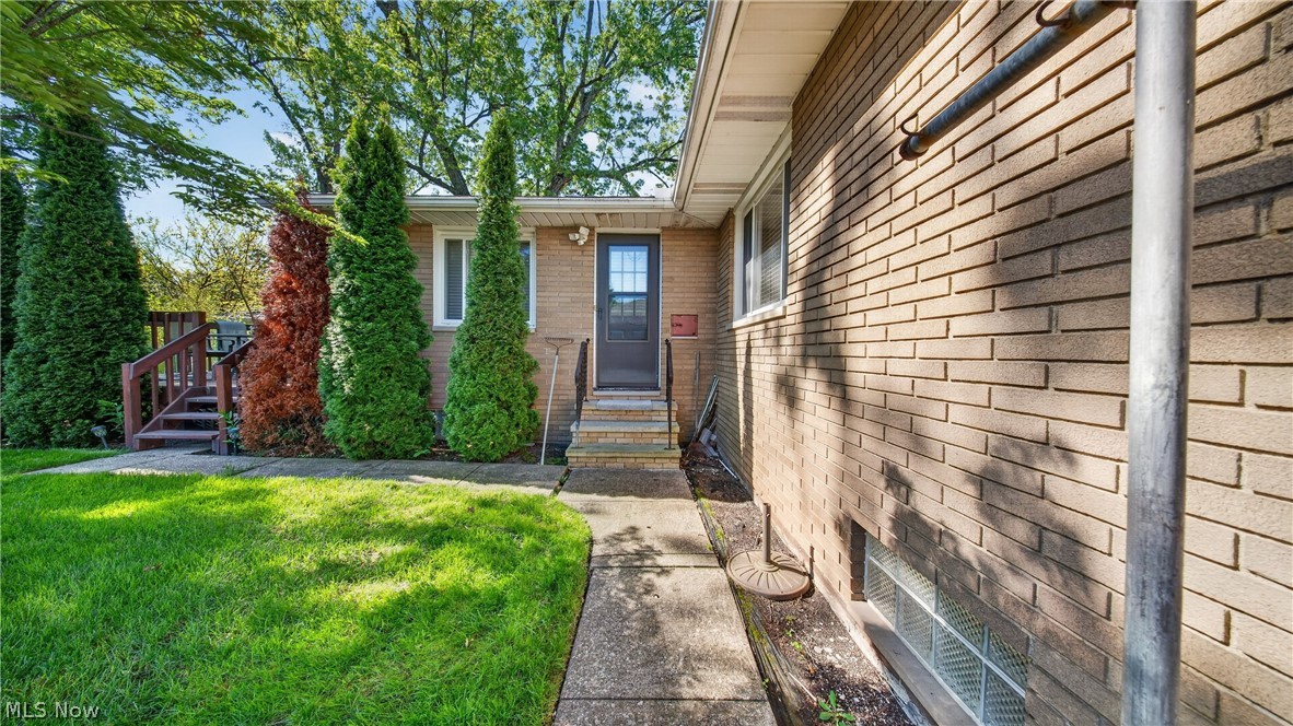 6649 Maplehurst Road North Olmsted OH 44070
