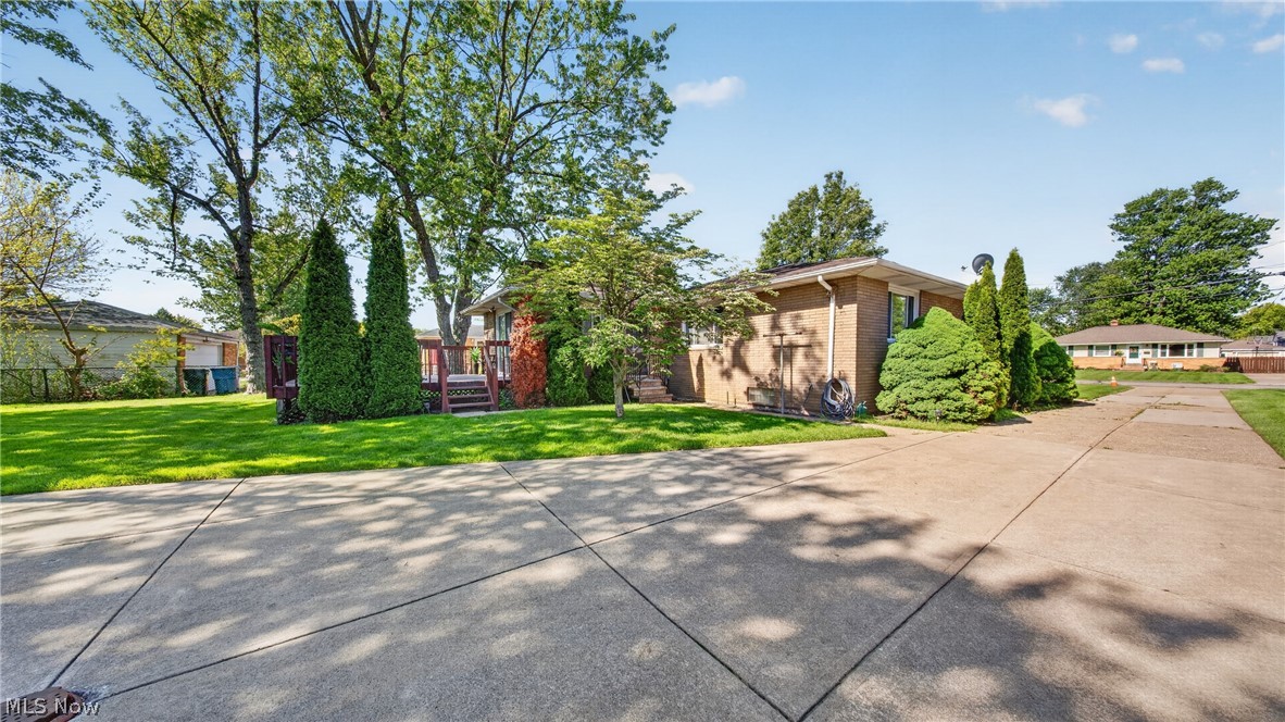 6649 Maplehurst Road North Olmsted OH 44070