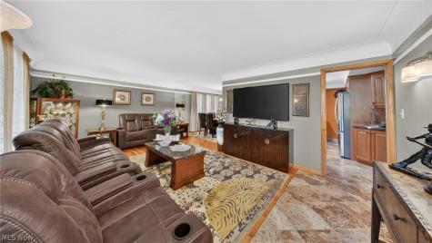 6649 Maplehurst Road North Olmsted OH 44070